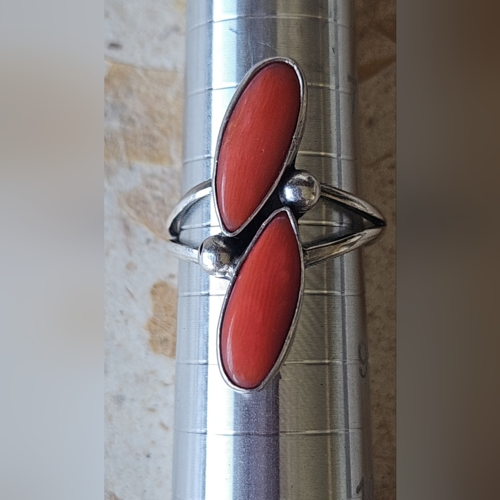 #126 Women's Ring Coral Cabachon & Silver Southwestern Size 8 - Picture 4 of 6